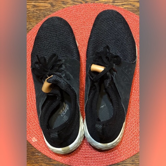 New Balance Other - New Balance Fresh Foam black Cruz v2 Knit s10 men